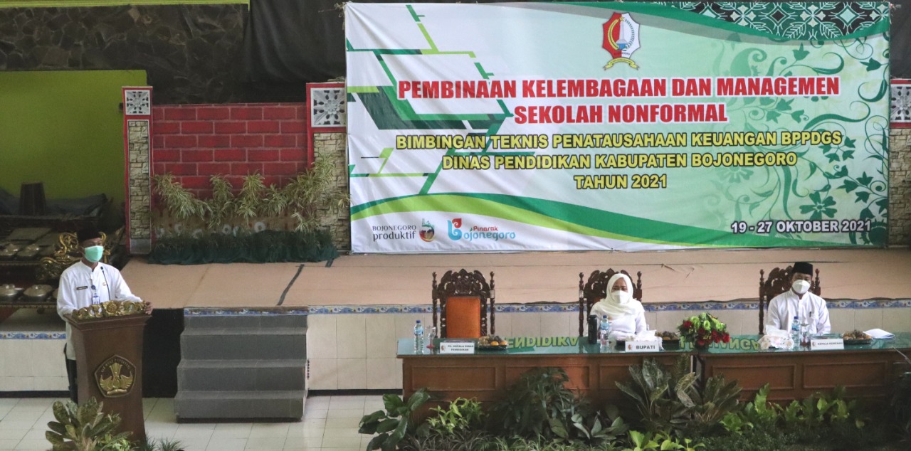IBU BUPATI HADIRI BIMTEK PENATAUSAHAAN KEUANGAN BPPDGS